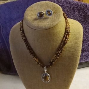 Beautiful Avon Tiger eye color necklace & clip earrings set silver tone 7.5 to 9